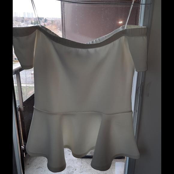 Off The Shoulder Crop Top - Picture 1 of 4